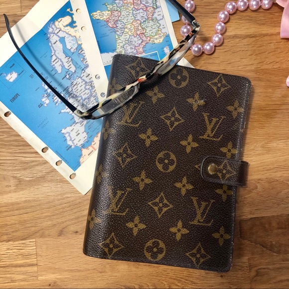 Louis Vuitton Accessories - Authentic Louis Vuitton MM Monogram Agenda Cover